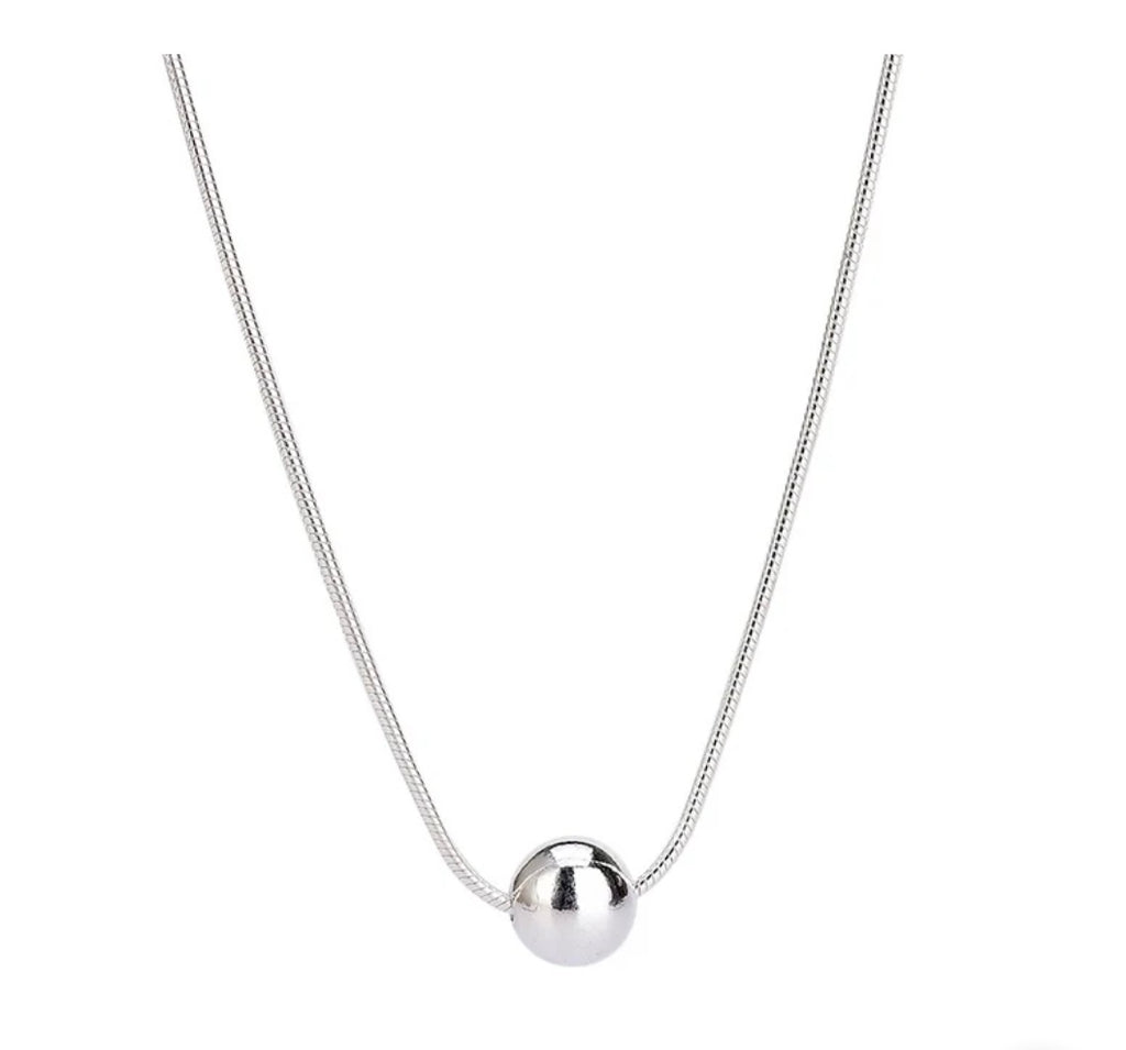 Elegante runde Halskette mit
Sterlingsilber-Beschichtung