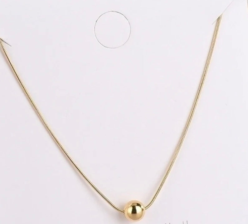 Elegante runde Halskette mit
Sterlingsilber-Beschichtung