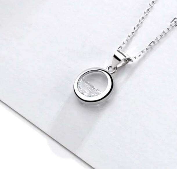 925 Sterling Silber Gem Inlay
Runde Anhänger Halskette
White Zircon Necklace|925 Silver